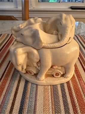 Harmony kingdom elephant box, like new 5x4.